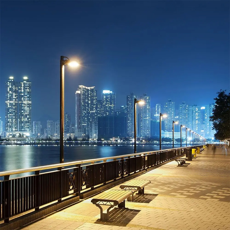Lampadaire LED solaire noir étanche IP65 Lumière Blanche Naturelle