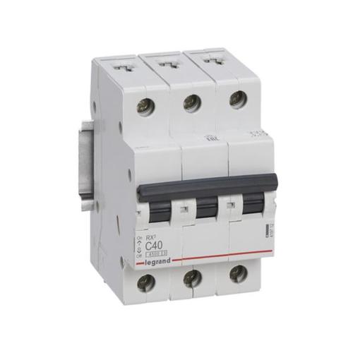Disjoncteur modulaire 3P 40A 4500A